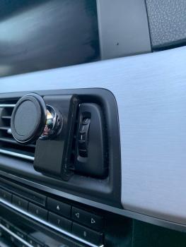 Handyhalter passend zu BMW 5er F-Reihe Bj.10-17 Made in GERMANY inkl. Magnethalterung 360° Dreh-Schwenkbar!!